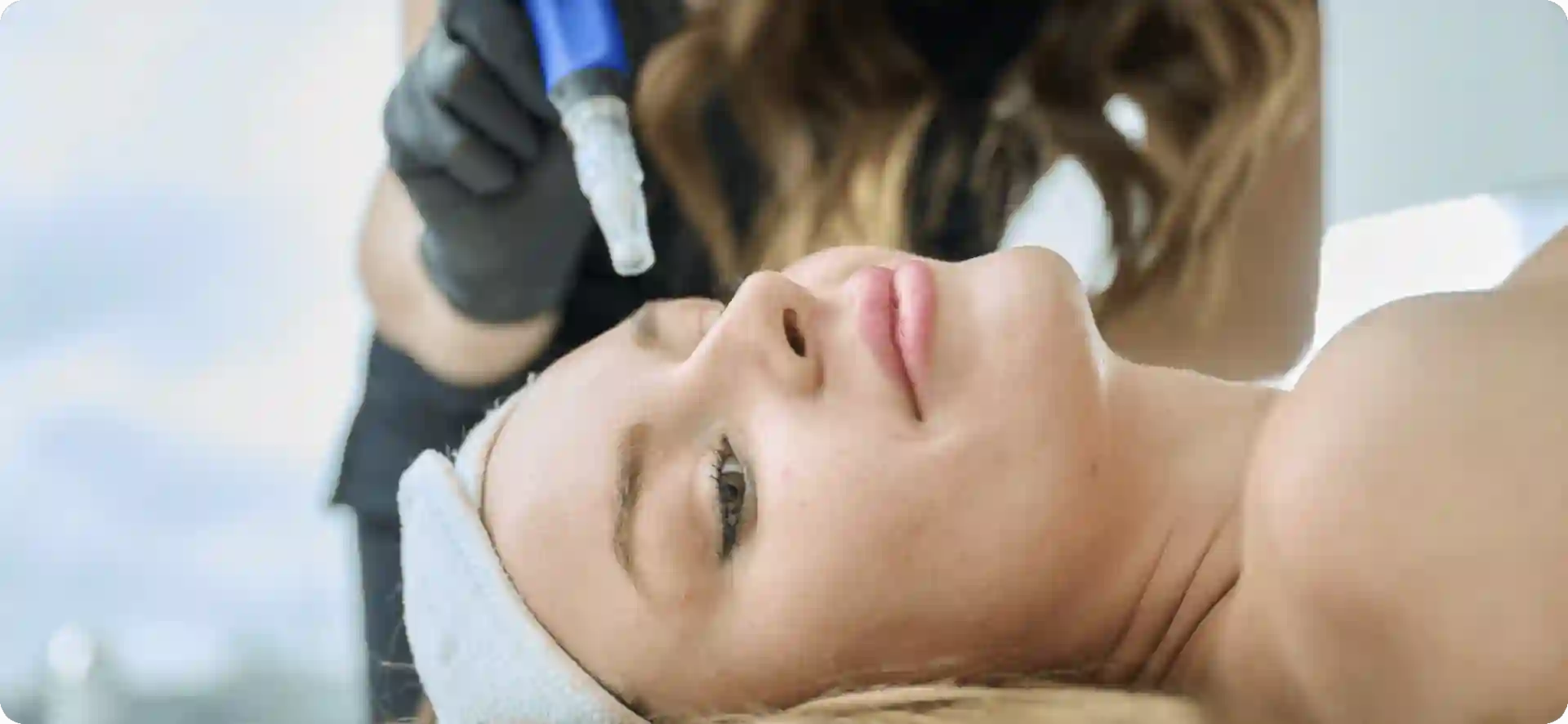 How Do Microneedles Trigger New Collagen and Elastin in Loose Skin St Albans?